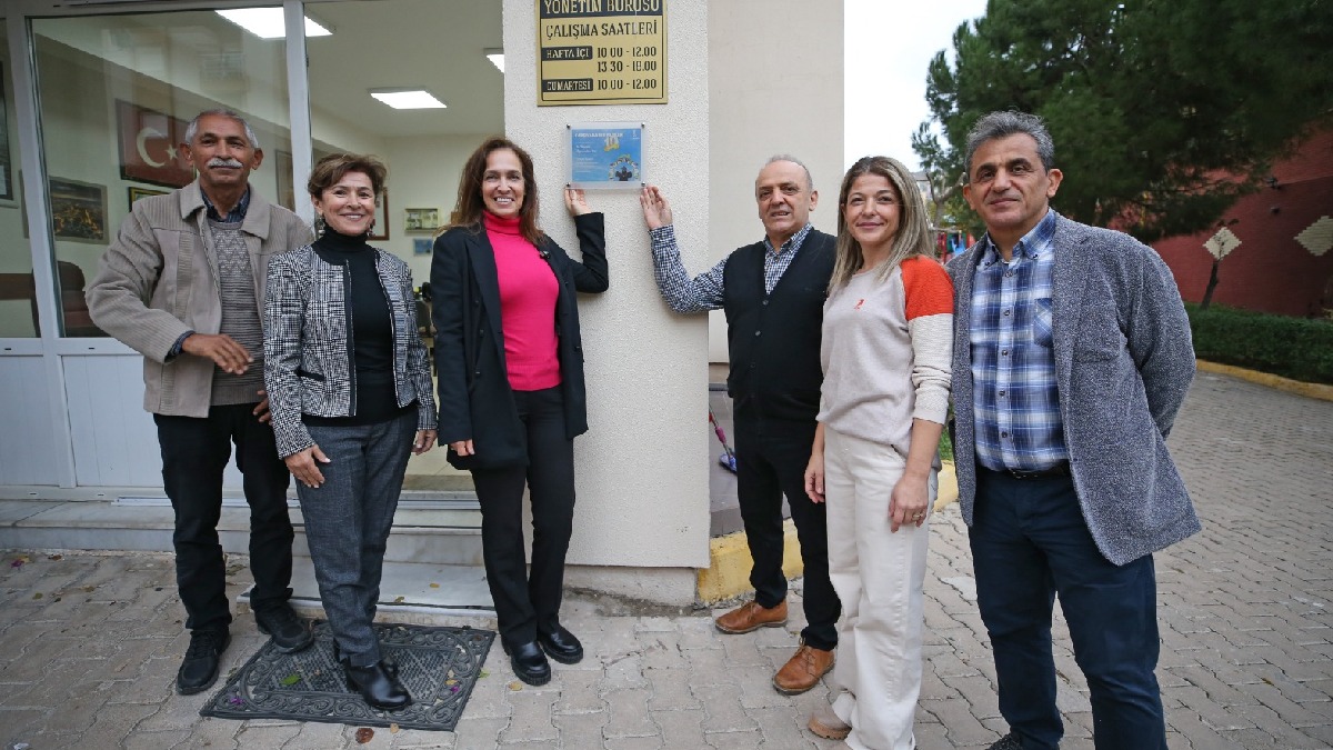 “Karşıyaka’nın Filizleri” dayanışmayla büyüyor: 214 üniversite öğrencisine her ay karşılıksız burs desteği sağlanıyor