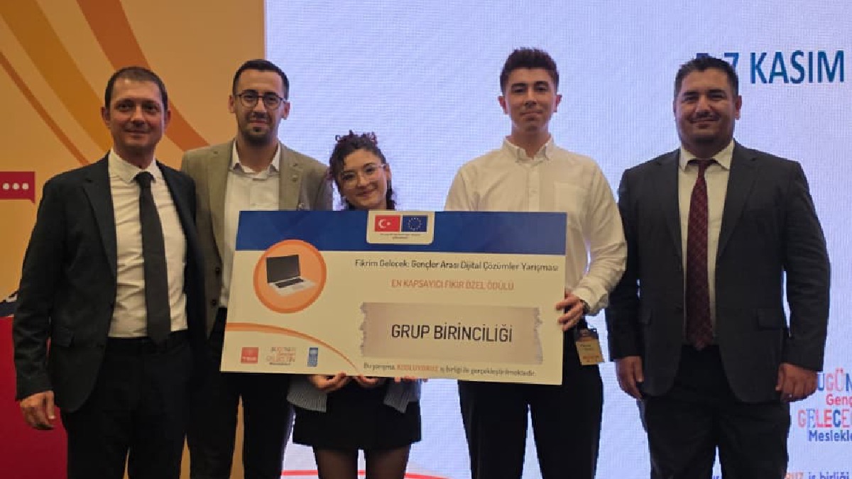 Bursalı gençlerin dijital projesine ulusal ödül