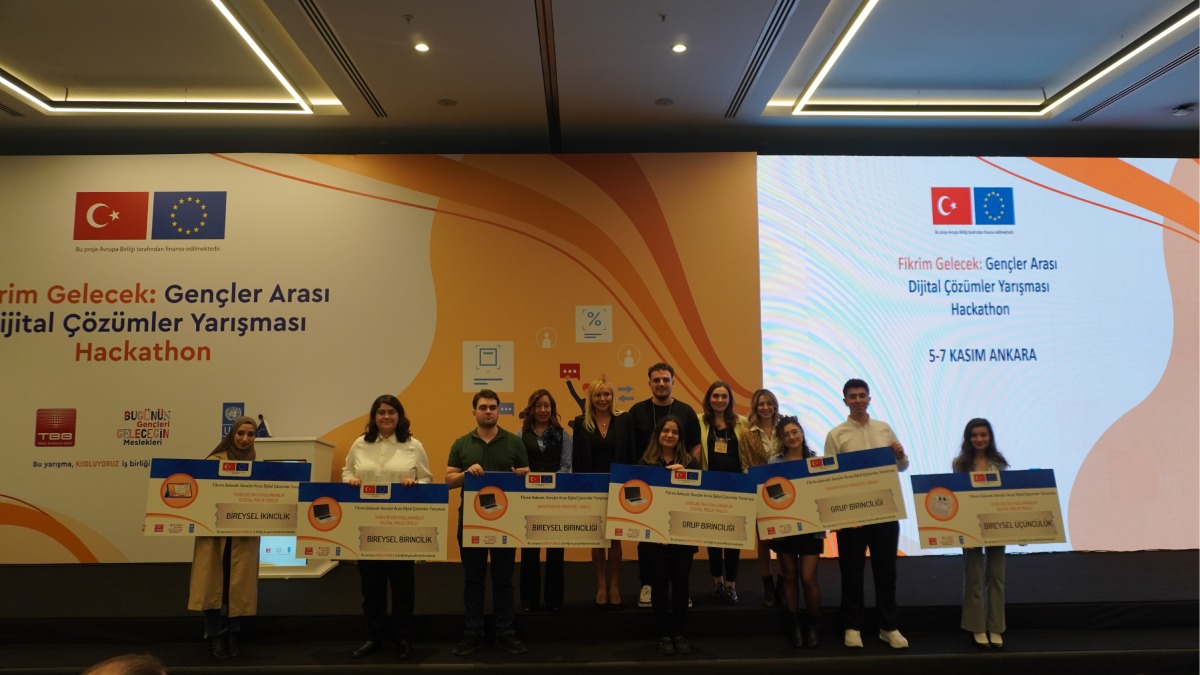 “Fikrim Gelecek” Hackathonu’nda Manisa’ya birincilik geldi