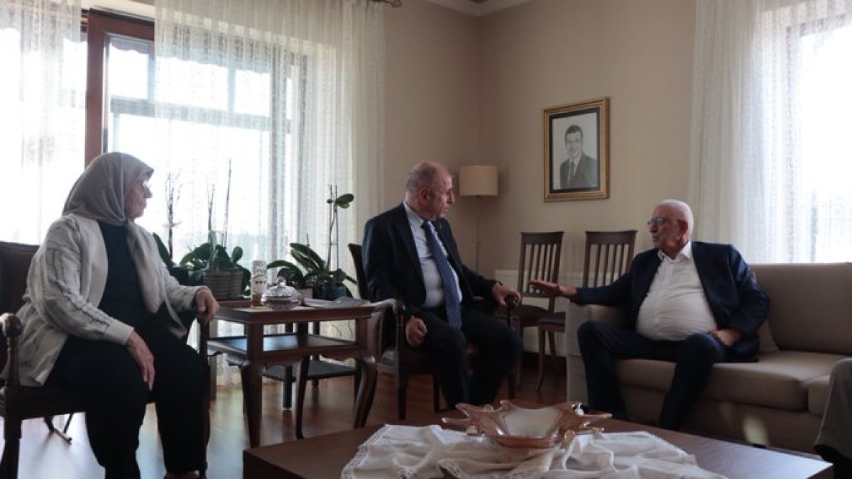 Özdağ, İmamoğlu’nun anne ve babasını ziyaret etti: En kısa zamanda oğullarına kavuşmalarını dilerim