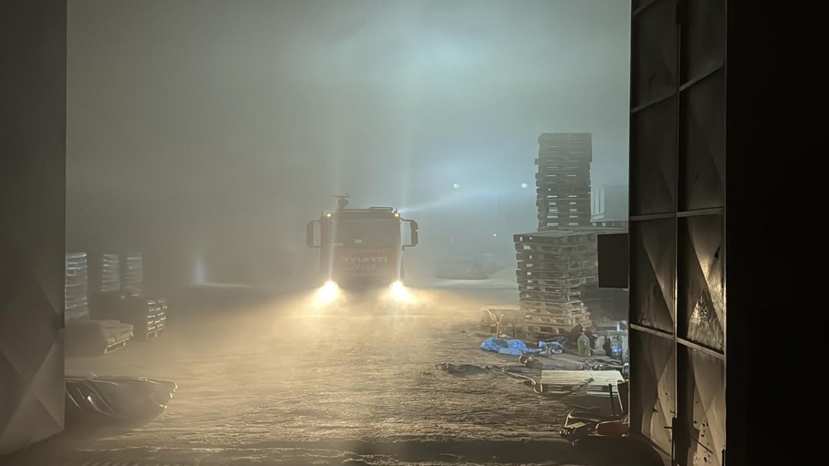 Edirne’de palet fabrikasında korkutan yangın: İtfaiye ekipleri müdahale etti