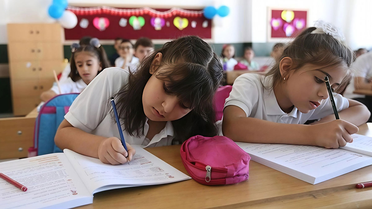 MEB'den yeni düzenleme: Sınıflardaki yaş farkı azaltılacak