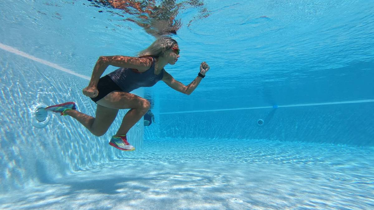 Film sahnesi gibi duruyor ama gerçek! Artık su üstünde yürüyebileceksiniz