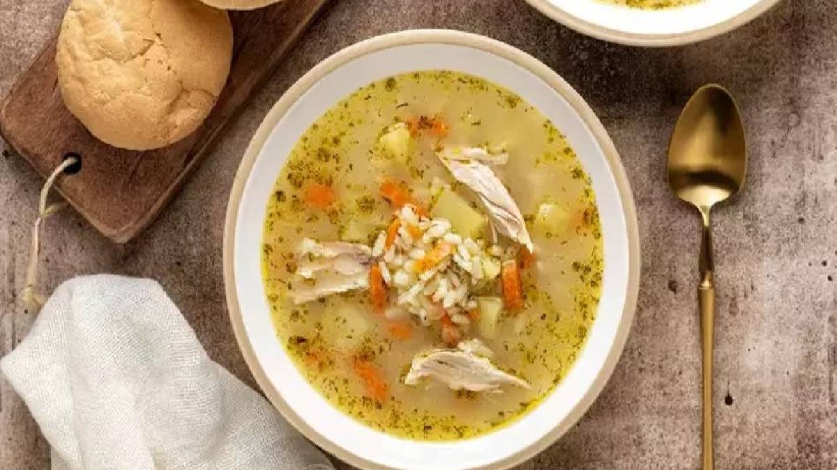 Tavuk Çorbası Tarifi: Soğuk algınlığına birebir! Hasta çorbası olarak biliniyor tadına doyum olmuyor