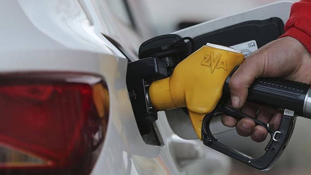 Akaryakıtta dev zam: Benzin için tarih verildi