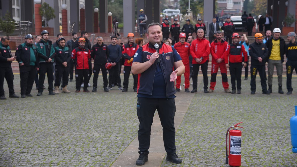 Deprem tatbikatı başarıyla uygulandı
