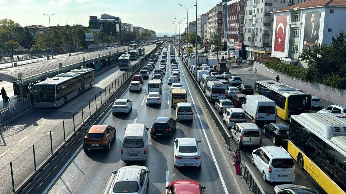 UKOME’den İstanbullular için önemli karar: Hız limitleri güncellendi, metrobüs güzergahı değişti
