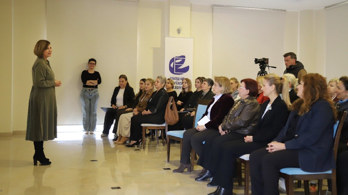 Başkan Ünlüce’den kadınlara çağrı: “Dayanışmamız artarak devam etsin”