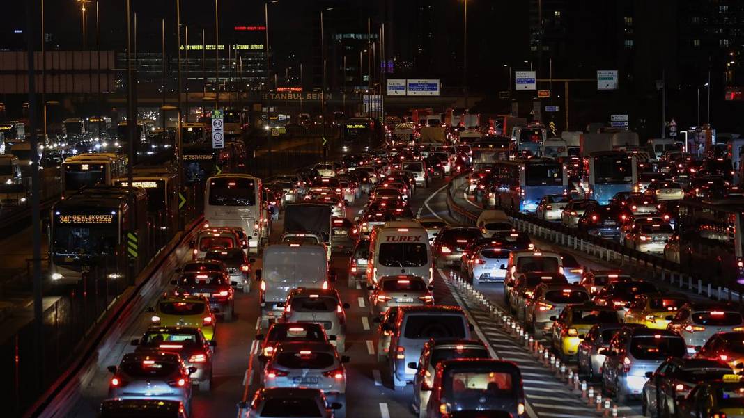 İstanbul trafiğinde ezber bozan karar: E-5 ve bağlantı yollarında hız limitleri değişti