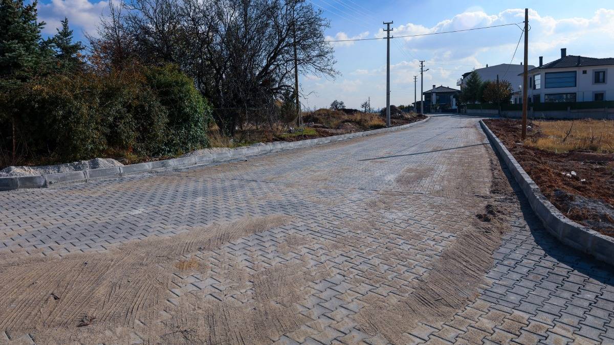 Uşak Belediyesi kentin üst ve alt yapısını hızla değiştirmeye devam ediyor