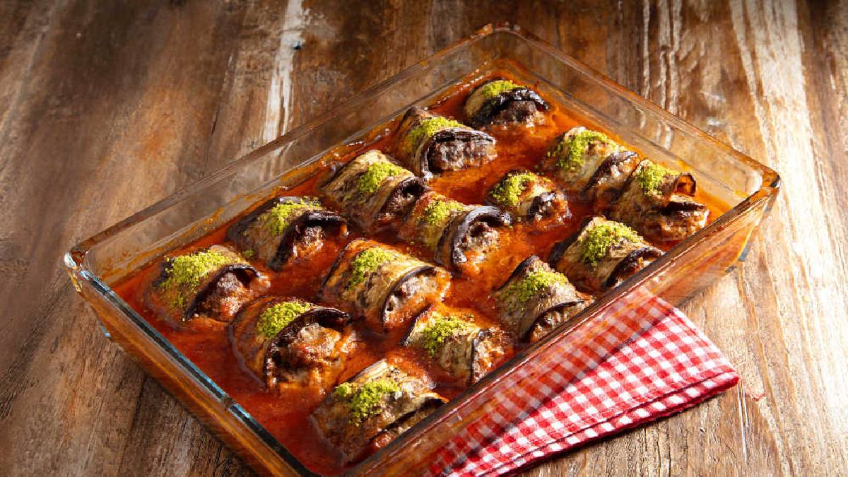 Fırında patlıcanlı köfte tarifi: Fırın yemekleri sevenlerin favorisi olacak! Başka yemeğin yüzüne bakmayacaksınız