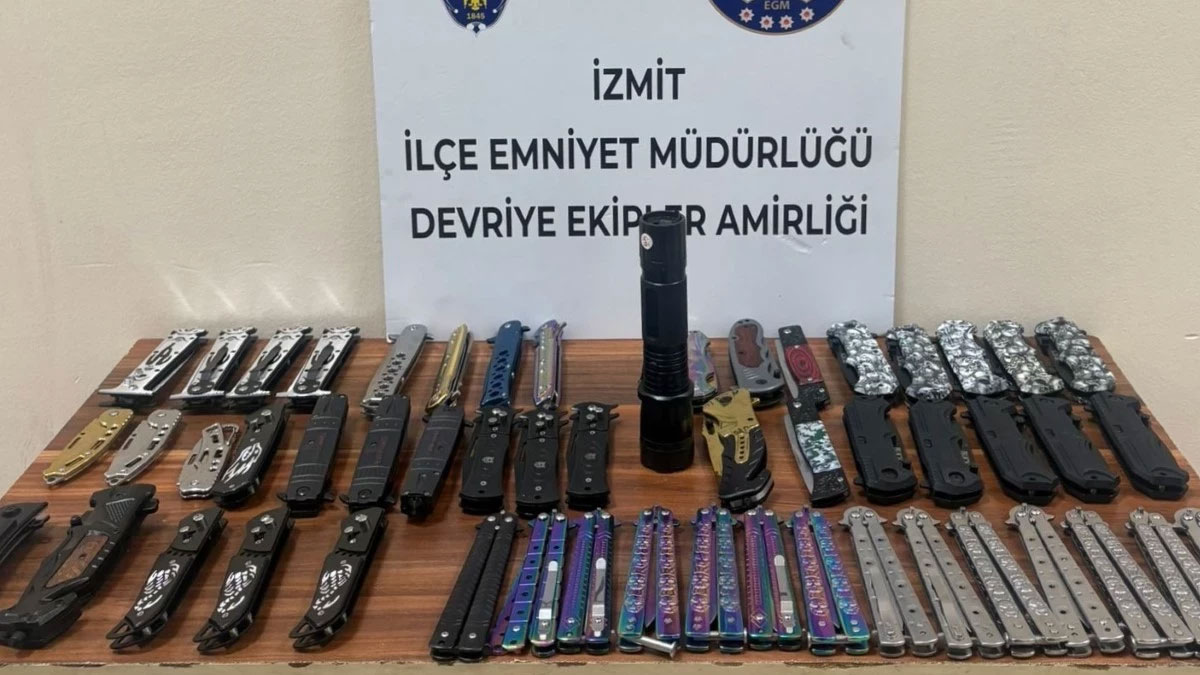 İzmit'te iki çocuğun üzerinde 52 kesici alet ele geçirildi