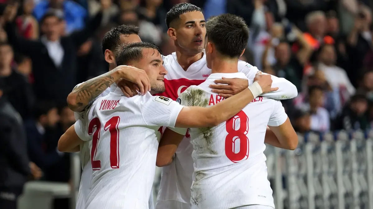 A Milli Takım'da sakatlık şoku: Emirhan Topçu A Milli Futbol Takımı kadrosundan çıkartıldı