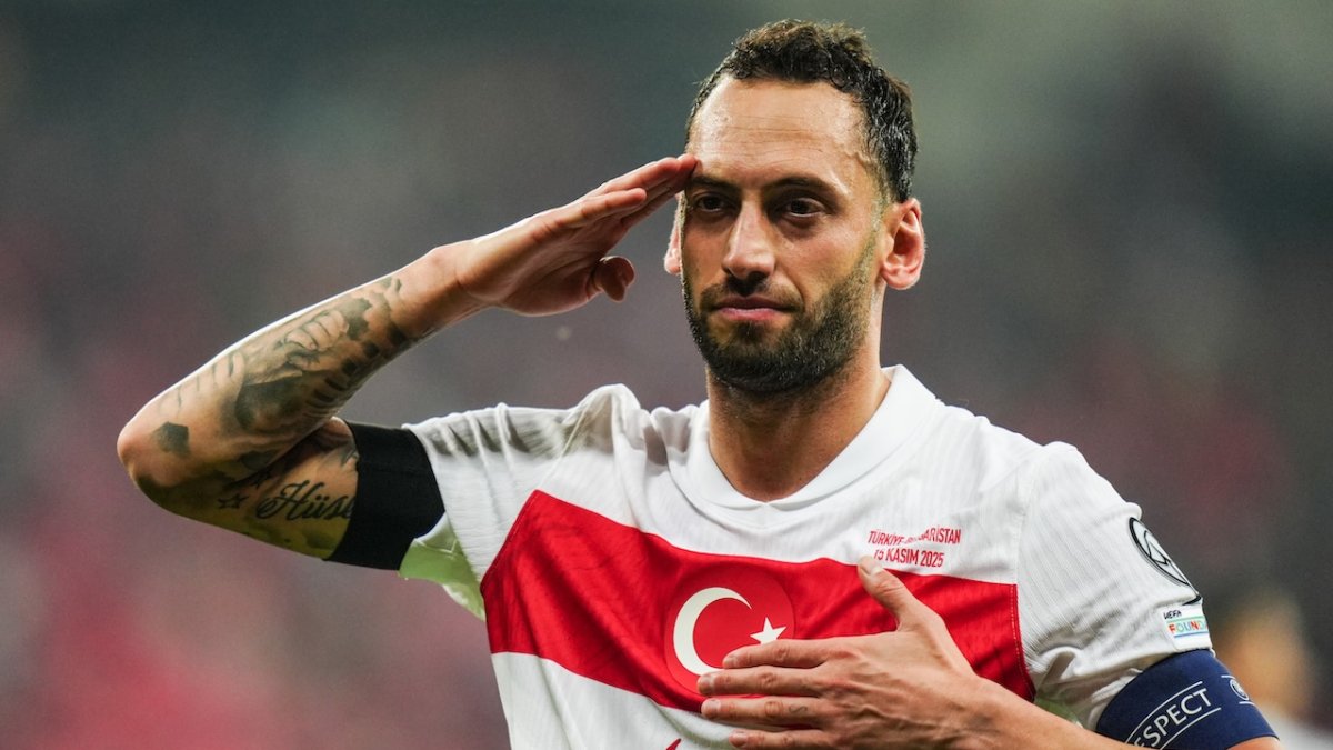 Hakan Çalhanoğlu zirveye yaklaşıyor: Bülent Korkmaz'ı yakaladı