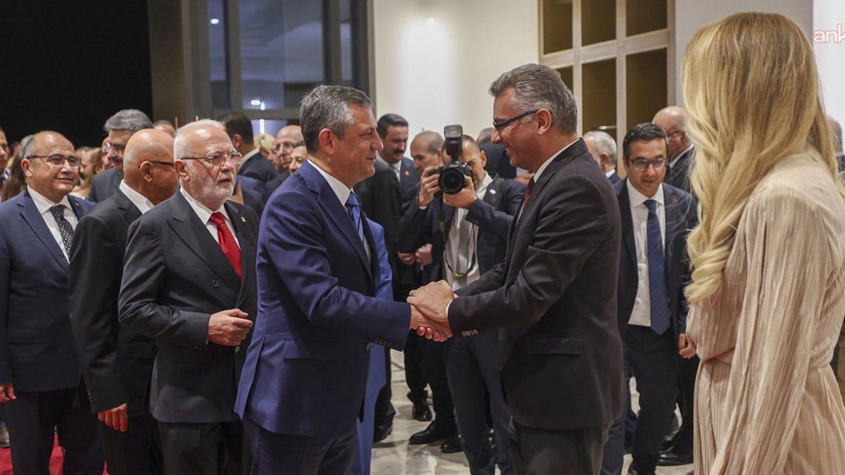 Özel, Kuzey Kıbrıs'ta Cumhuriyet Bayramı resepsiyonuna katıldı