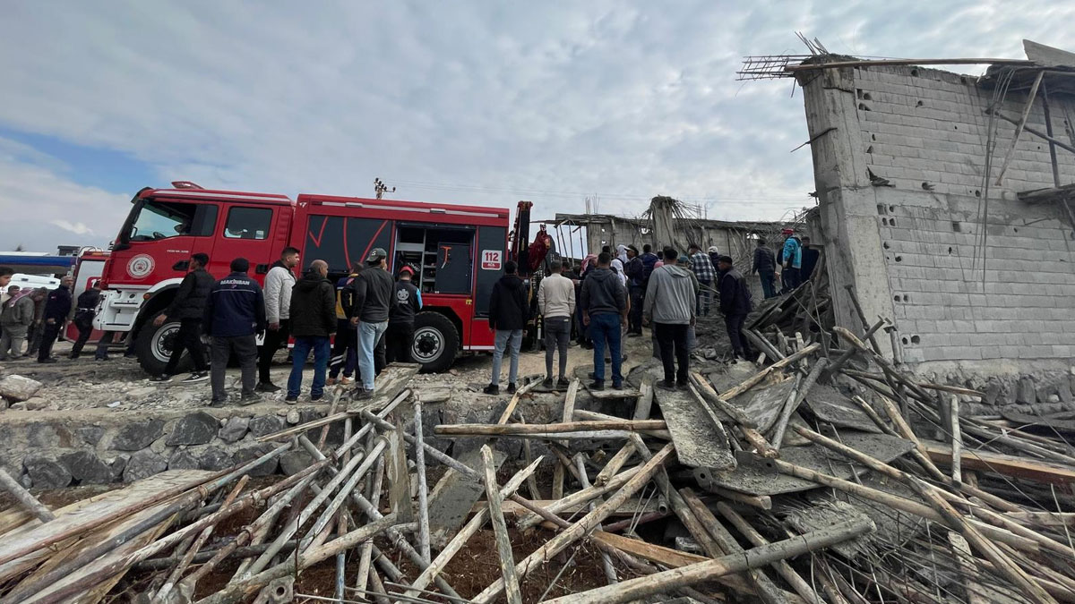 Şanlıurfa'da inşaatta çökme: Göçük altından kurtarılan 5 işçiden 2'si hayatını kaybetti