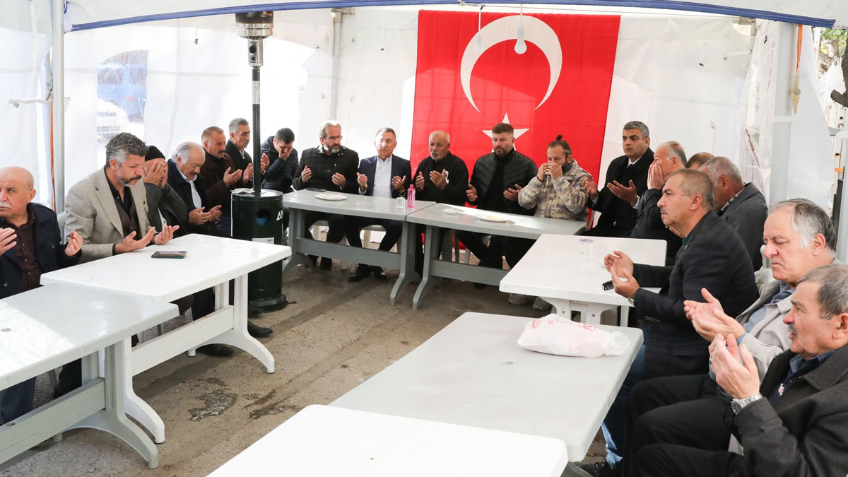 Fuat Oktay’dan Ankara’daki şehit ailelerine taziye ziyareti