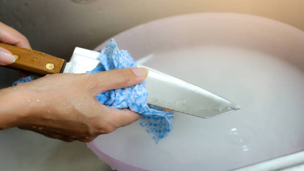 Bıçaklarınız parıl parıl parlayacak! Ne kararması kalacak ne de pası: Üstelik tamamen doğal