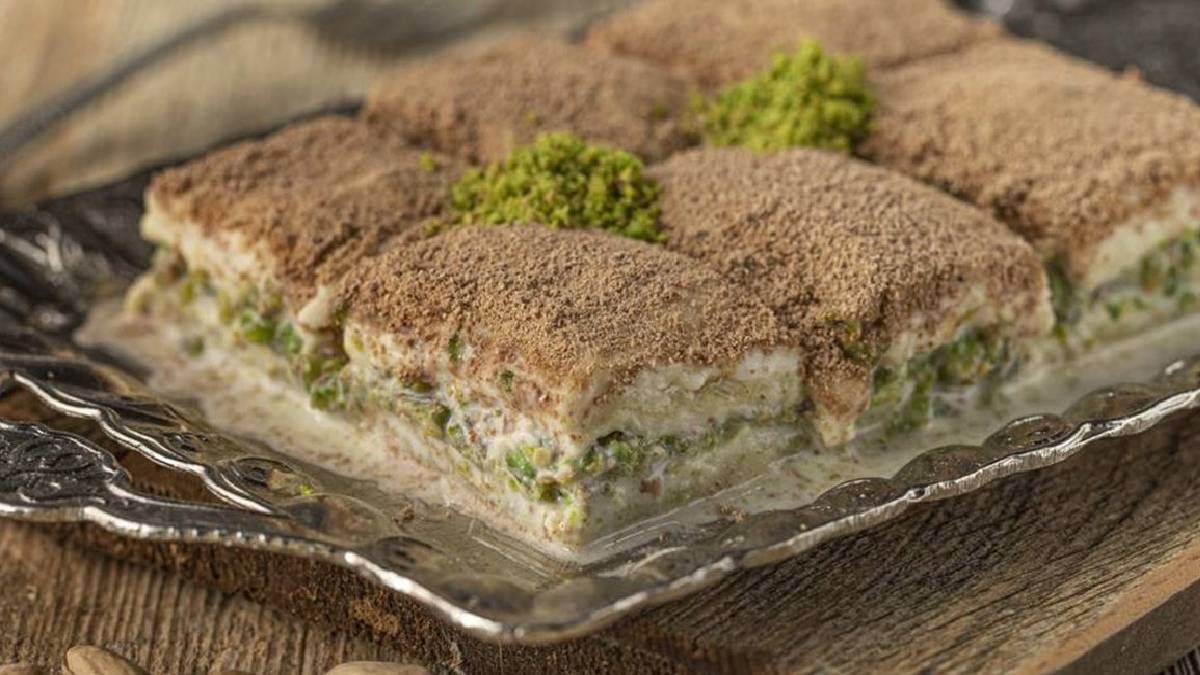 Çayın yanına en güzel eşlikçi! İster cevizli yapın ister fıstıklı: İşte en lezzetli soğuk baklava tarifi…