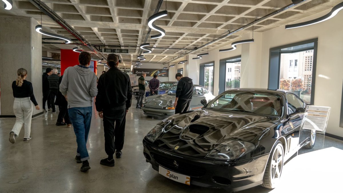 Klasik otomobil sergisi 2plan Terminal'de devam ediyor: 20 Kasım'a kadar ücretsiz