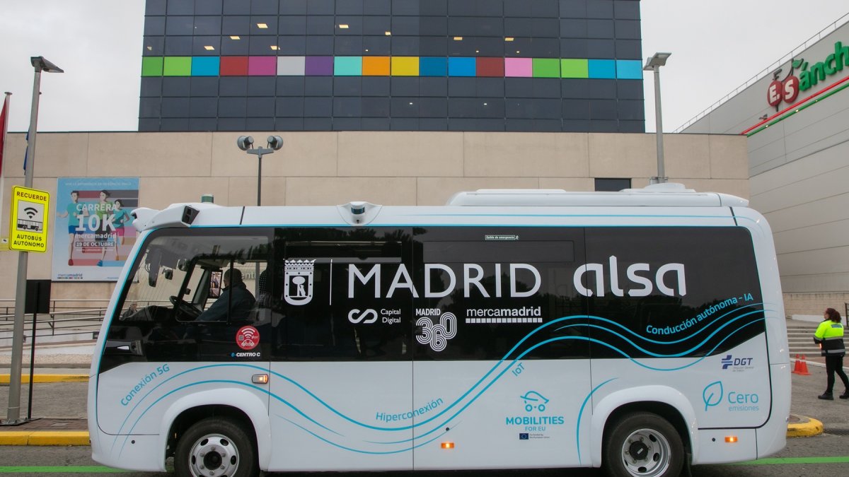 Otokar'ın kendi kendine giden otobüsü İspanya'da yolcu taşımaya başladı