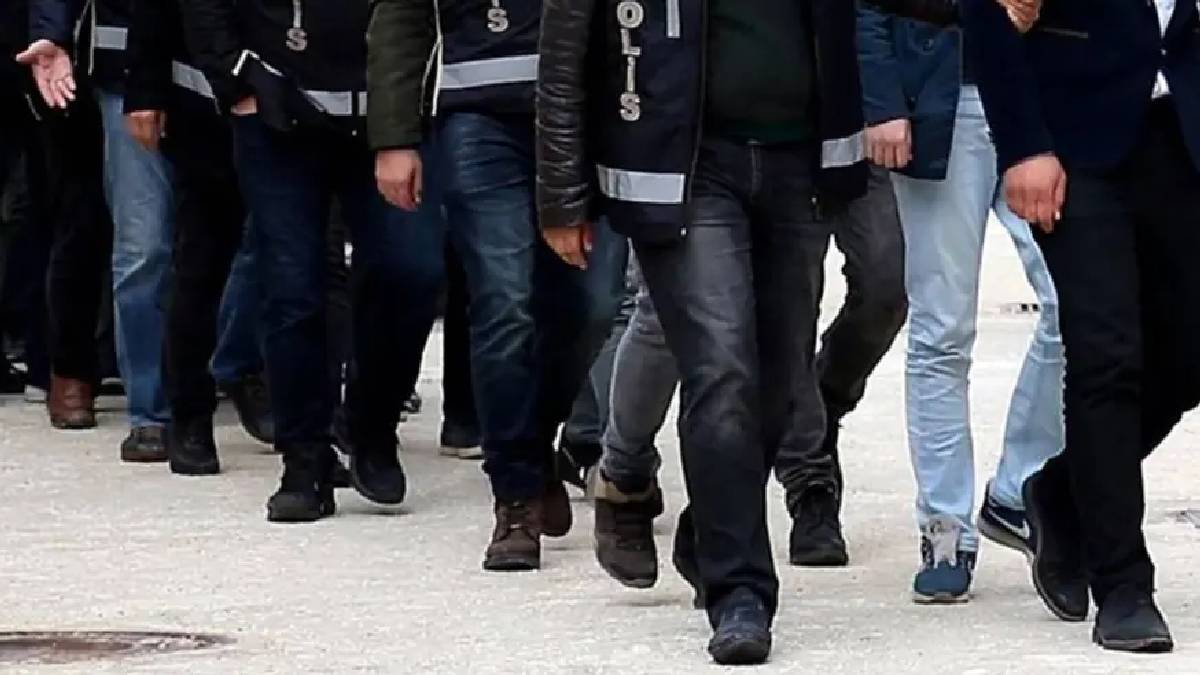 Ankara merkezli FETÖ operasyonu: Aralarında asker ve kamu görevlilerinin de olduğu 22 gözaltı