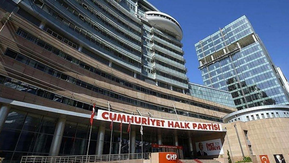 CHP’de 10 milletvekilinden Özel'e tutuklu belediye başkanları için çağrı: “Parti içi muhakeme süreci işletilsin”