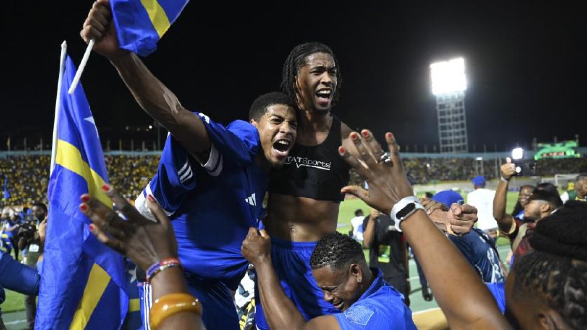 150 bin nüfuslu ülkeden tarihi zafer: Curaçao Dünya Kupası'nda