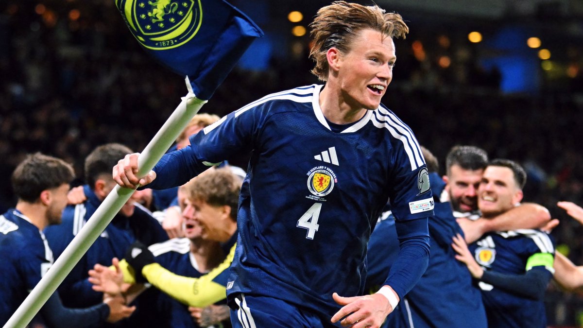 Tarihi zafer uzatma dakikalarında geldi: İskoçya 27 yıl sonra Dünya Kupası'nda