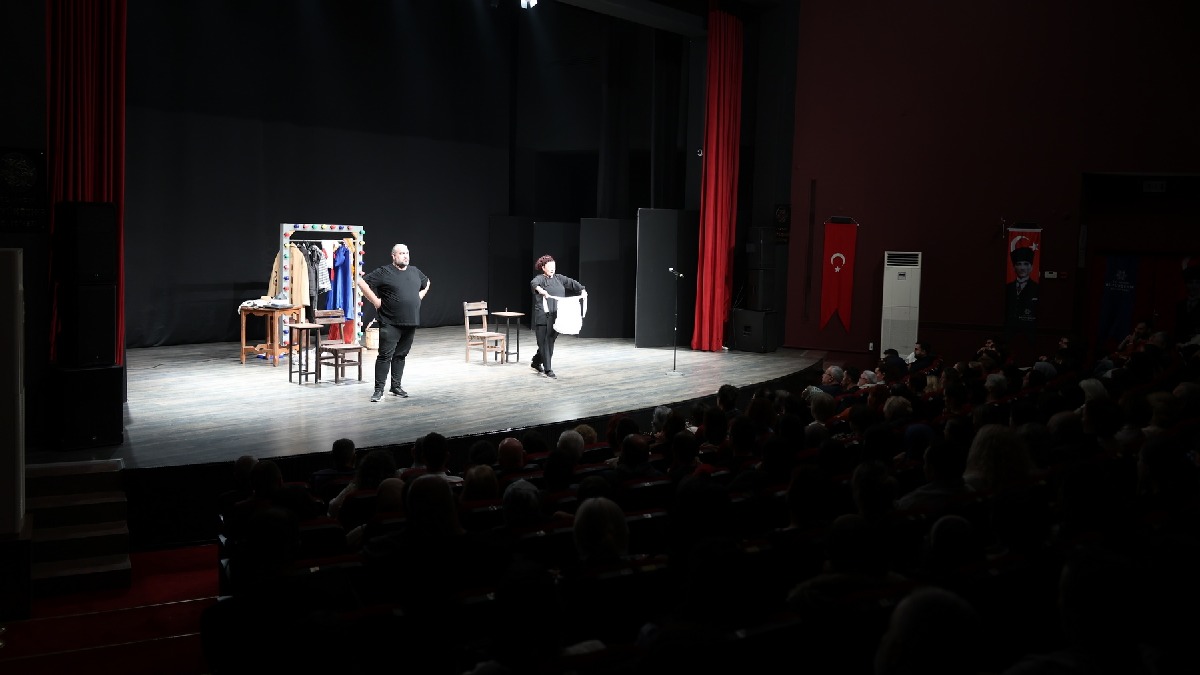 Aydın Büyükşehir Belediyesi Şehir Tiyatroları’nda yeni sezon başladı