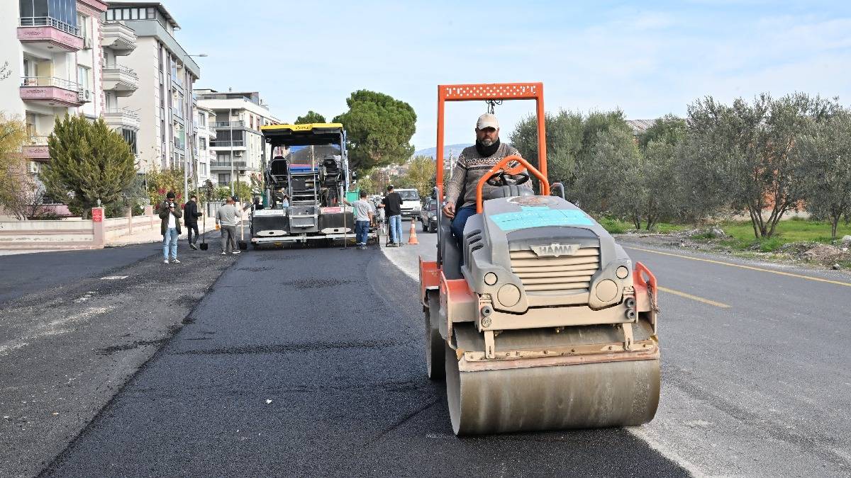 Akhisar’da yolların konforu artıyor