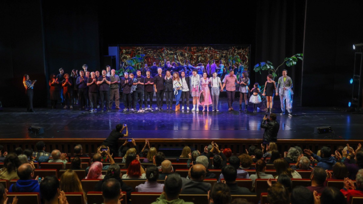 Bakırköy Belediye Tiyatroları’nın oyunlarında koltuk gençlerin