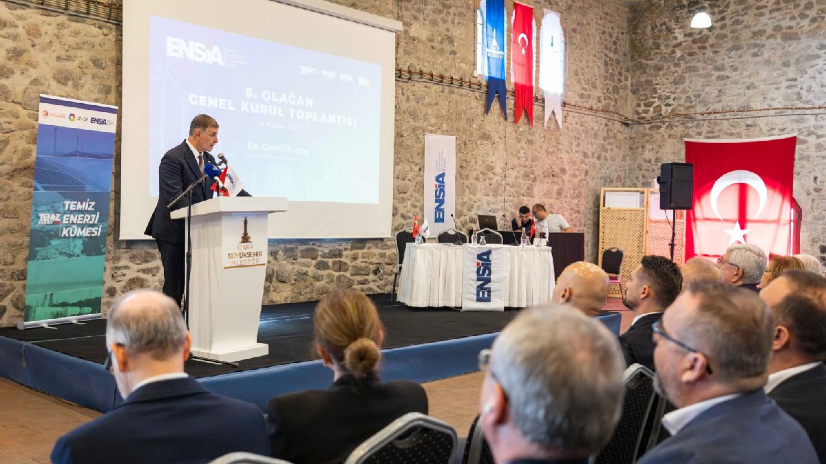 Başkan Tugay’dan sanayicilere yeşil dönüşüm çağrısı