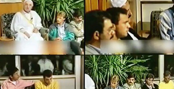 Fethullah Gülen kendisini ziyaret etmeye gelen futbolcuları VIP servislerle taşıyormuş