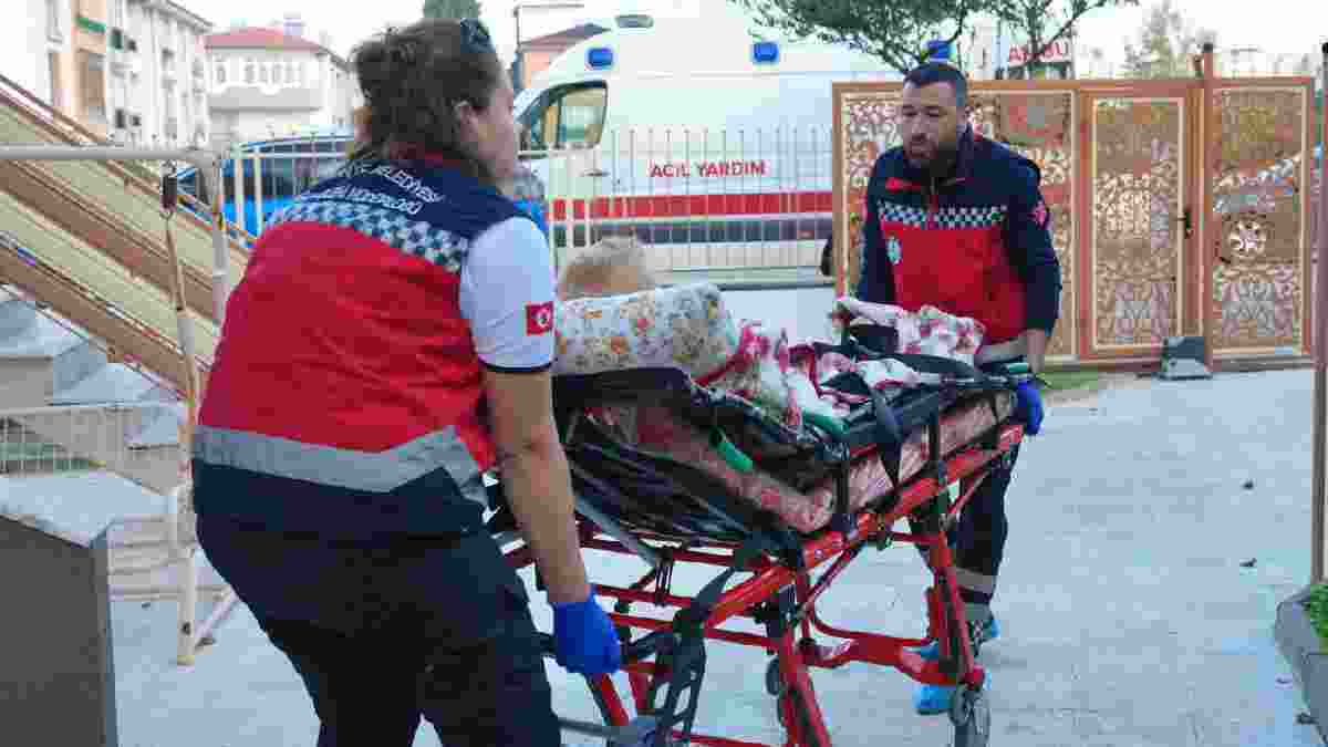 Burhaniye Belediyesi, yaş almış ve bakıma muhtaç hastalara hizmet vermeye devam ediyor