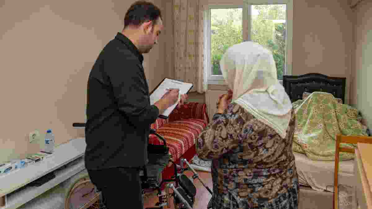 Bu hizmet vatandaştan geçer not aldı: Büyükşehir, ihtiyaç sahibi engelli bireylere ücretsiz medikal malzeme desteği ulaştırıyor