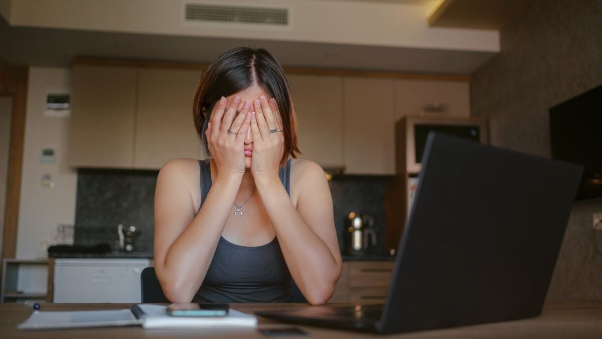 "Anda olamıyorum" dediğiniz şey beyin sisi olabilir! Altında yatan sebebi doktor açıkladı: Tedavisi var!