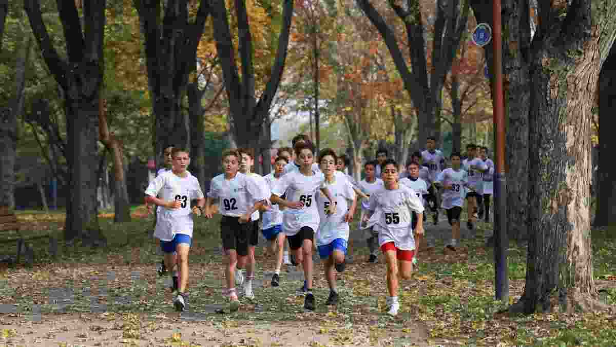 'Başöğretmen Atatürk Kros Yarışması' nefes kesti