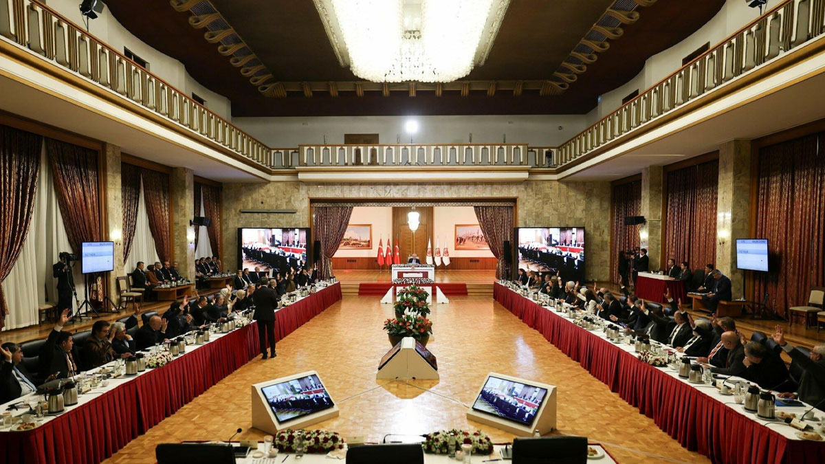 Komisyon’da İmralı oylaması başladı... CHP toplantıyı terk etti