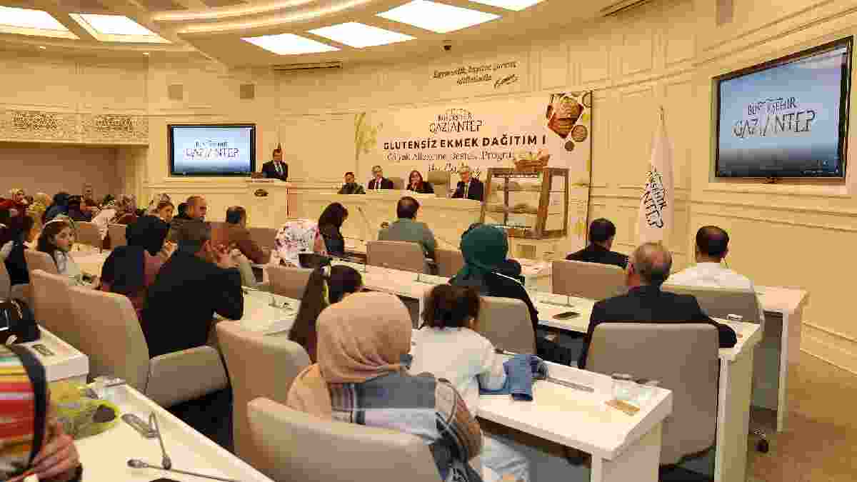 Türkiye'ye örnek olacak projenin lansmanı yapıldı: Çölyak hastası öğrenciler için okullarda ücretsiz ekmek dağıtılacak