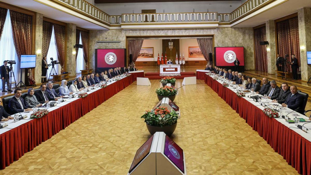 İmralı kosterinde CHP'li vekil yok