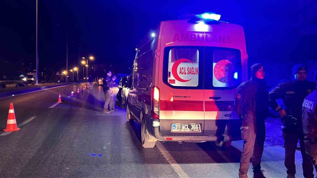 Hatay'da 7 katlı binada çıkan yangın can aldı: 2 kişi öldü, 14 kişi hastaneye kaldırıldı!