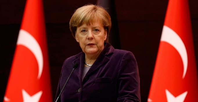 Almanya Başbakanı Angela Merkel: Ermeni kararına saygı gösterilmeli