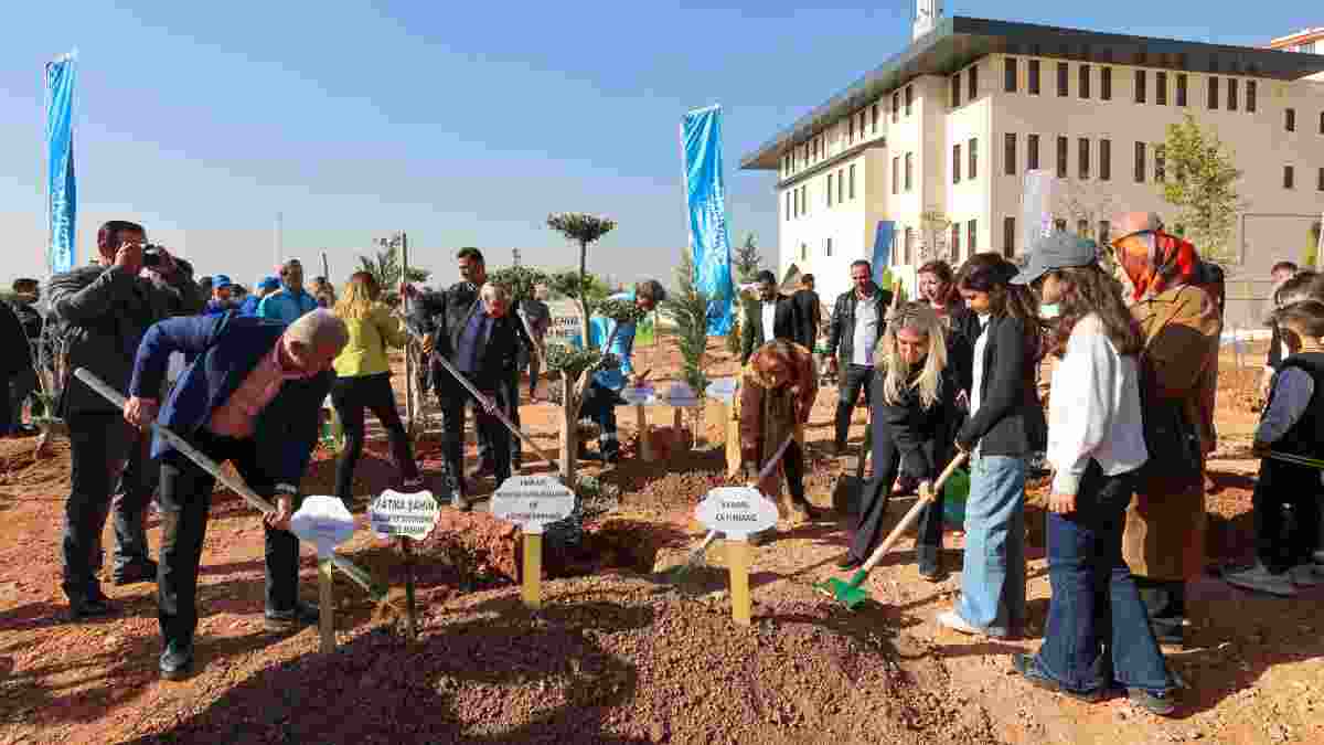Gaziantep Büyükşehir YEŞİLANTEP Projesi'yle şehrin yeşil alanlarını artırıyor
