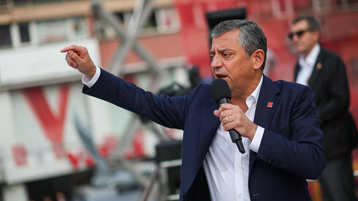 Özel’den İmralı eleştirilerine cevap: Erdoğan istiyor diye kimsenin arkasına vagon olmayız