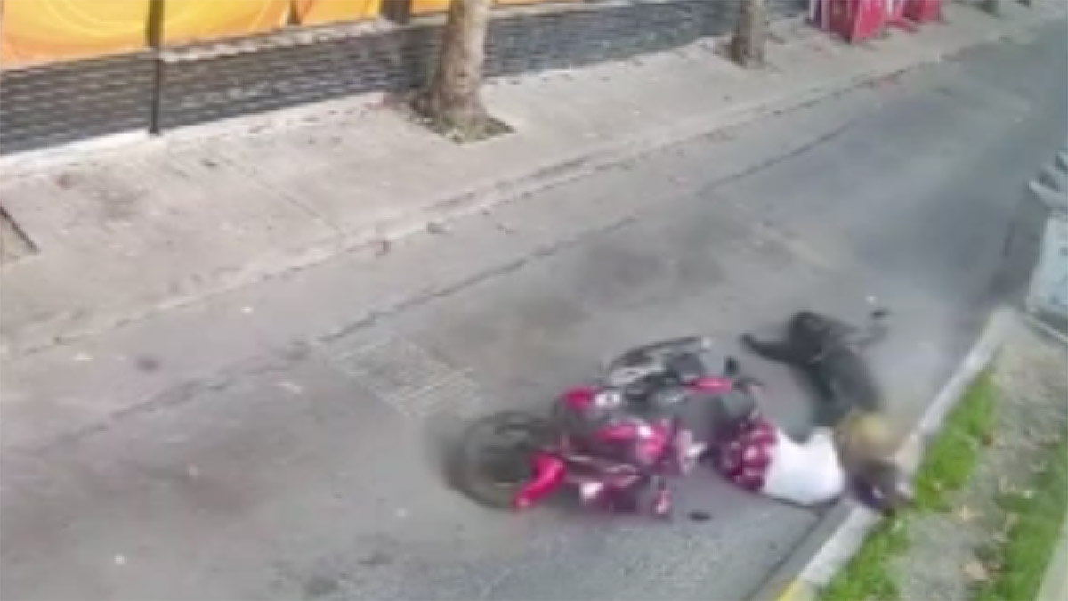 Avcılar’da feci motosiklet kazası! Abi–kardeş metrelerce sürüklendi: O anlar kamerada