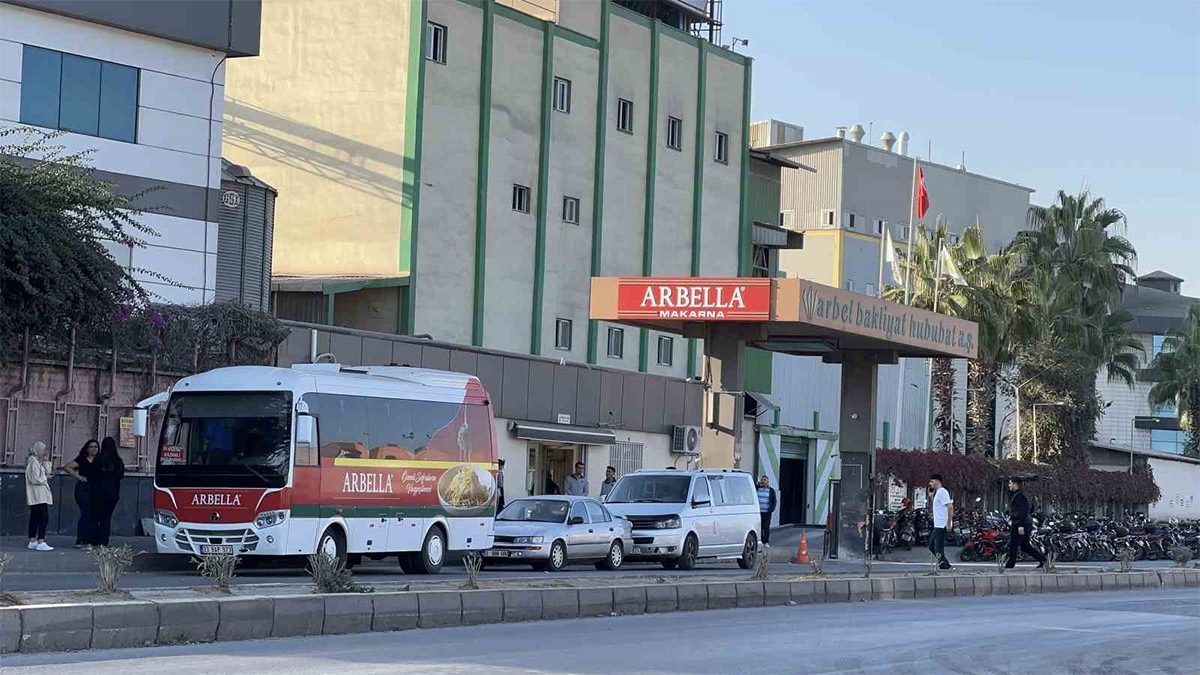 Mersin'de makarna fabrikasında zehirlenme: 11 işçi hastanelik oldu