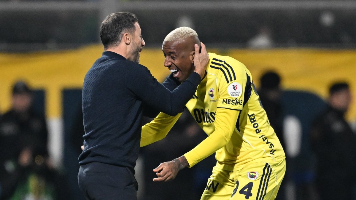 Kanarya Rize'de geri döndü: Fenerbahçe, 2-0 geriye düştüğü karşılaşmayı 5-2 kazandı