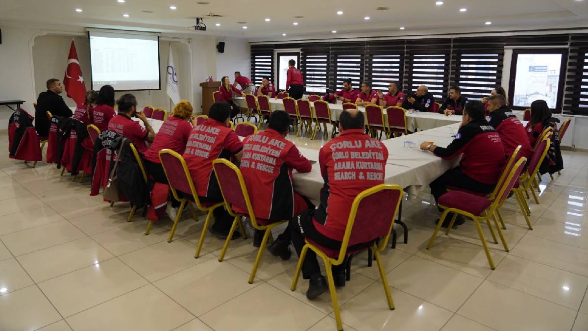 Çorlu AKE, afetlere hazırlık kapsamında eğitimlerini güncelledi