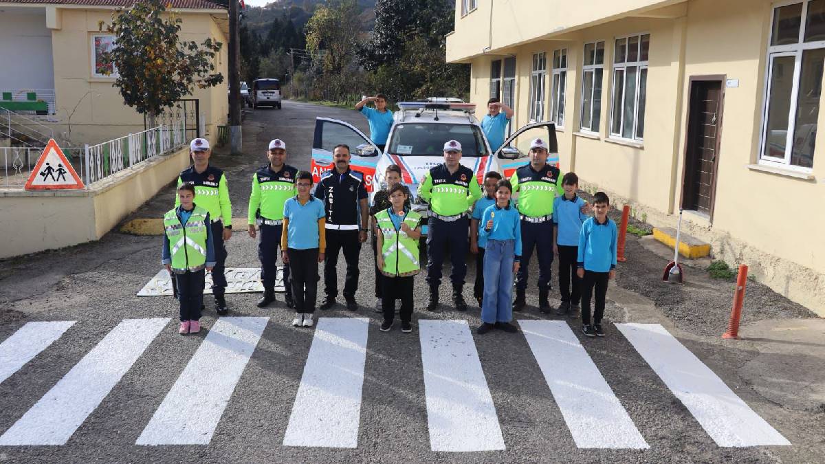 Zabıta müdürlüğü köy okullarına da hizmet veriyor